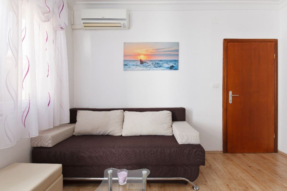 Tihi Val Apartments Apartment, 1 Bedroom, Terrace (2) 12