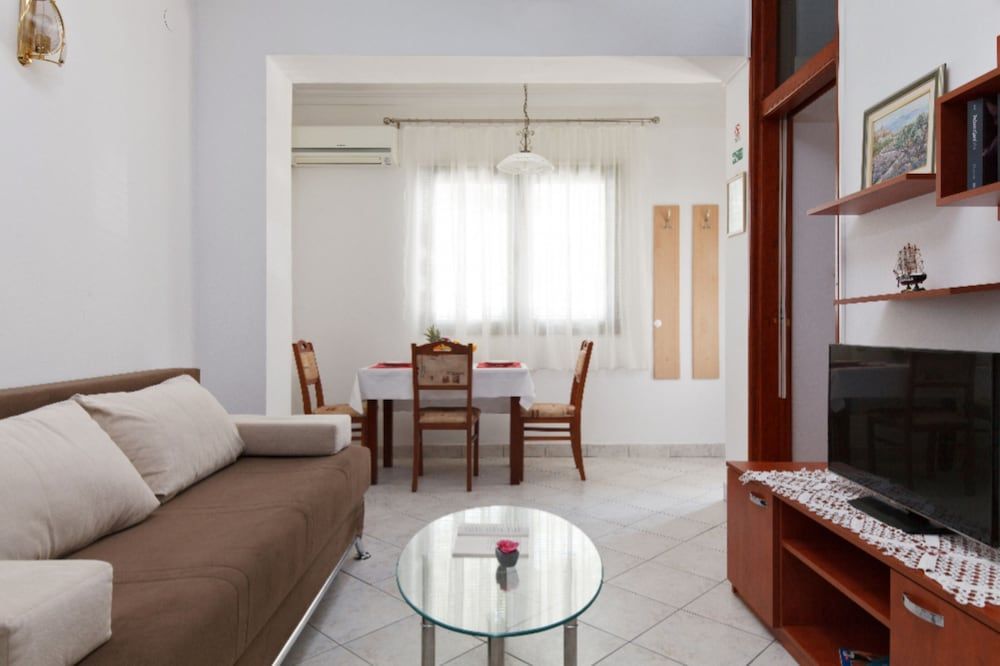 Tihi Val Apartments Apartment, 1 Bedroom (1) 8