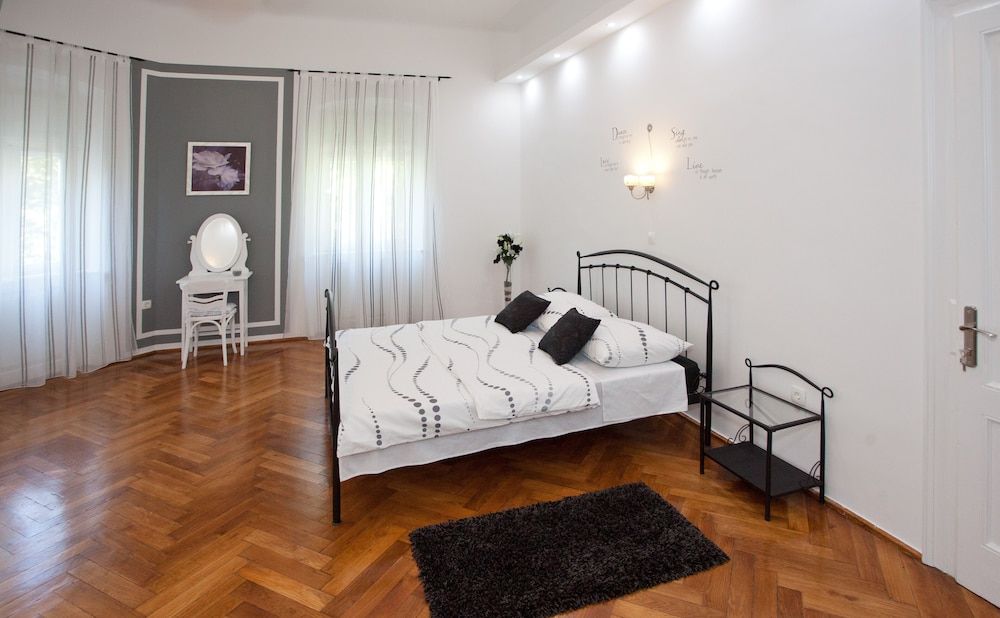 undefined Villa Barbara 2