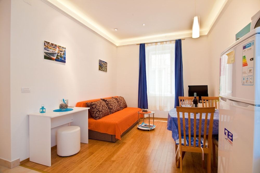 undefined Apartments Val