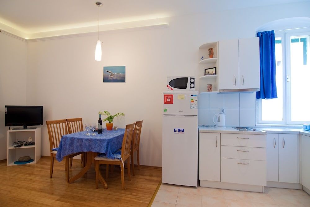 undefined Apartments Val 7