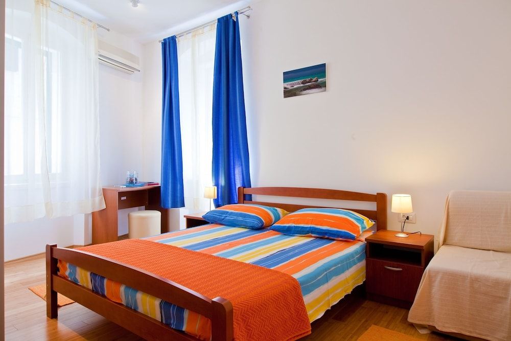 undefined Apartments Val 2