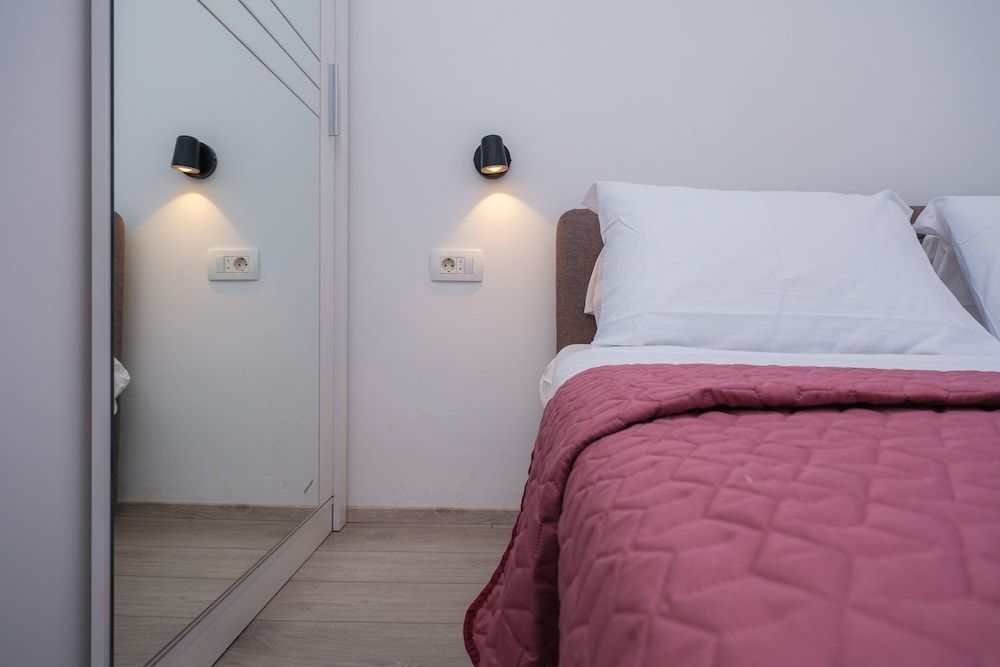 undefined Split City Apartment 9