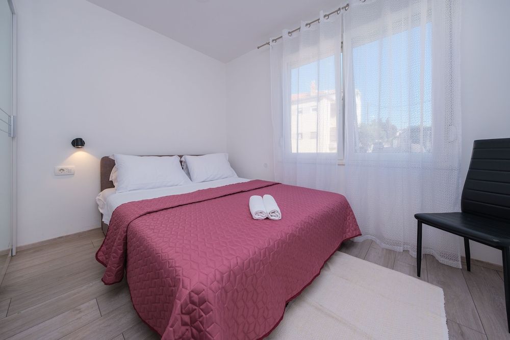 undefined Split City Apartment 7