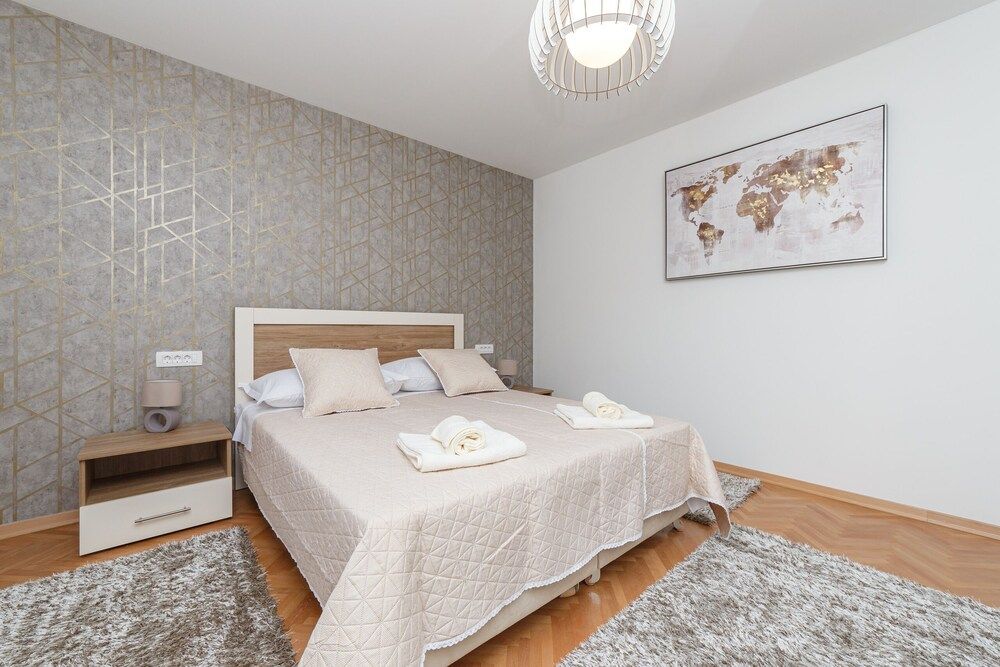 undefined Apartment Karla Split 3