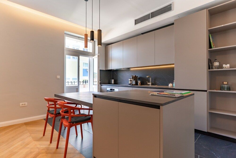 undefined La Marie 10