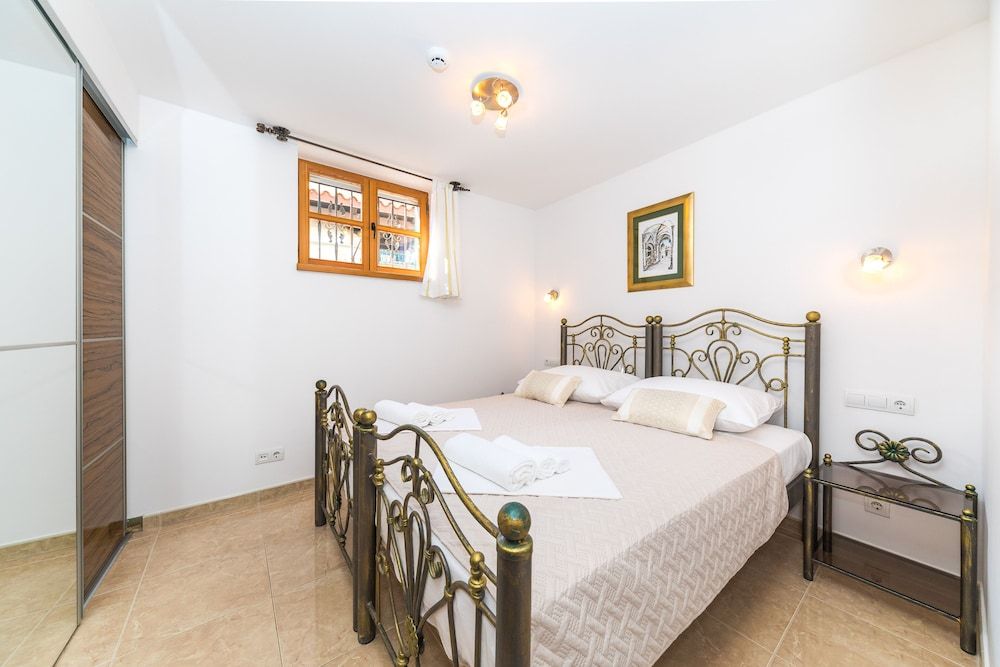 Perla, Double and Sofa Bed