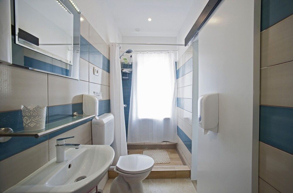 Apartments Bulovic Basic Apartment Mali 11