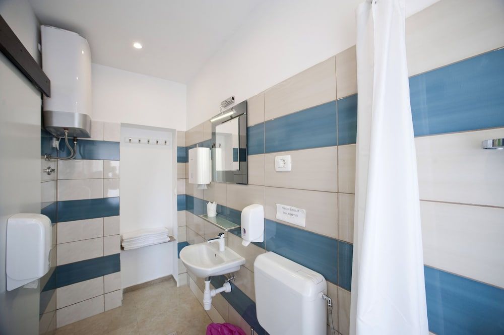 Apartments Bulovic Basic Apartment Mali 9