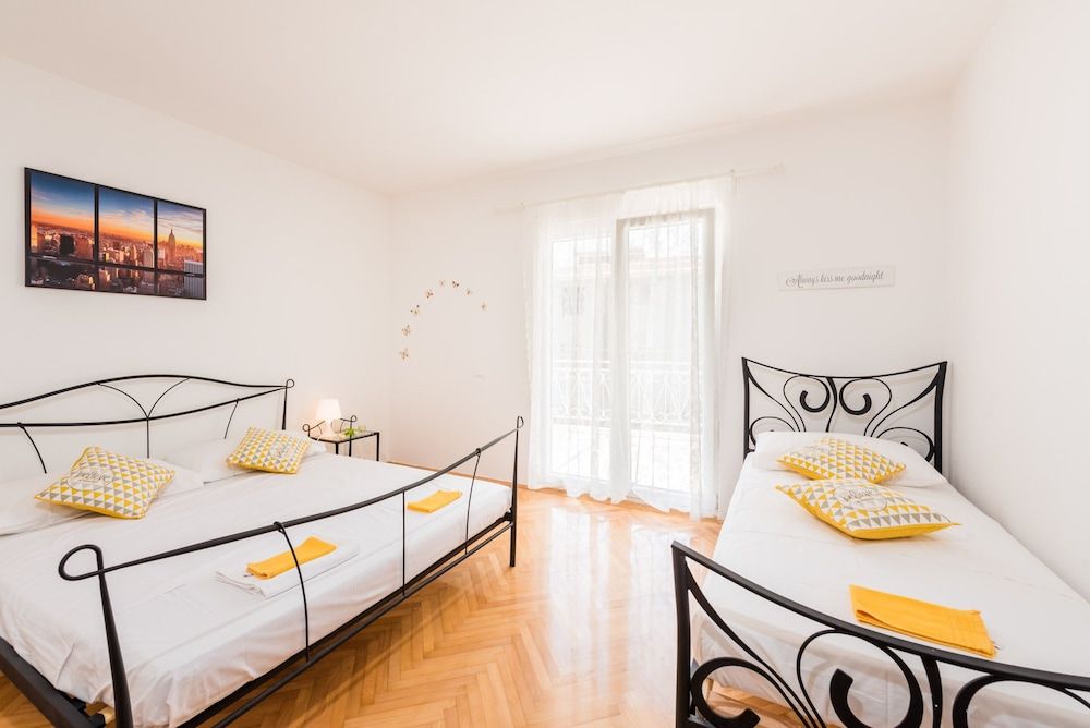 Apartment Hope Apartment (Two Bedroom Apartment with Balcony) 4