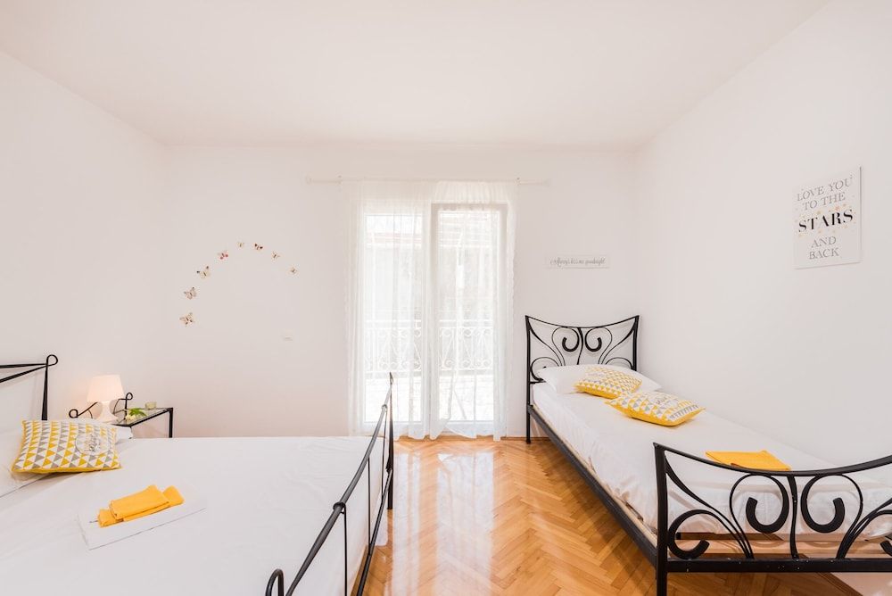 Apartment Hope Apartment (Two Bedroom Apartment with Balcony) 10