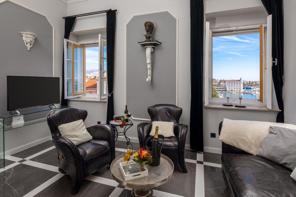 undefined Bajamonti apartment - amazing Split view