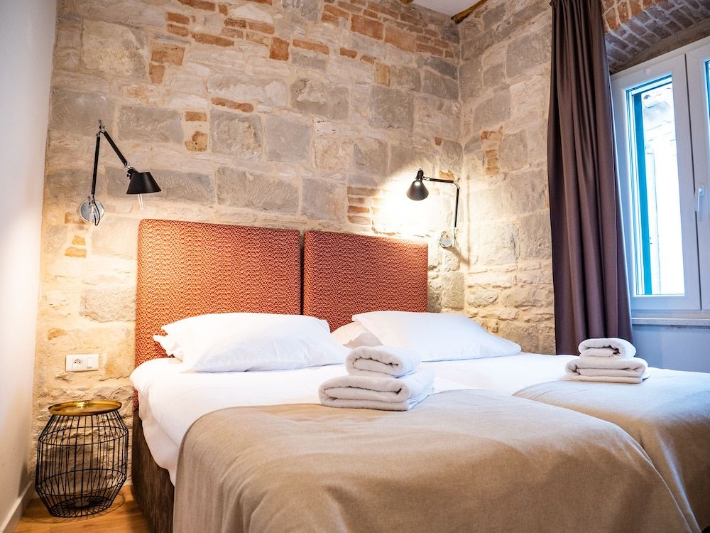 undefined Emarconi history&luxury in Split center 8