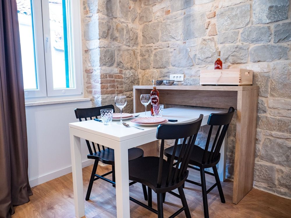 undefined Emarconi history&luxury in Split center 3