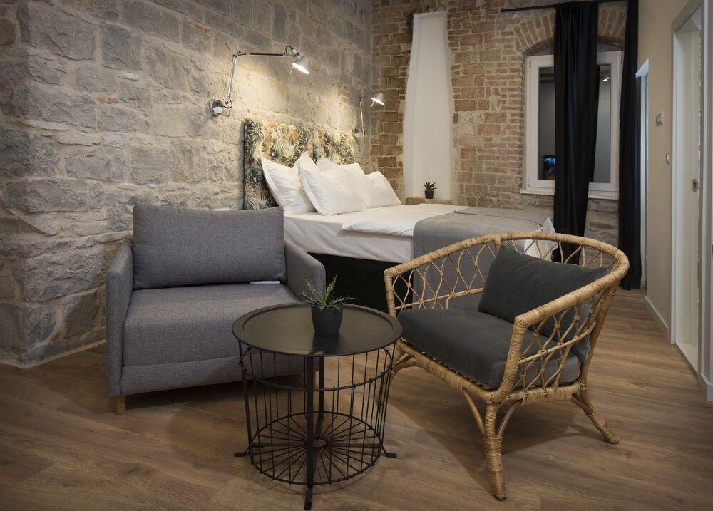 Emarconi history&luxury in Split center Deluxe Studio, 1 King Bed, Non Smoking 8