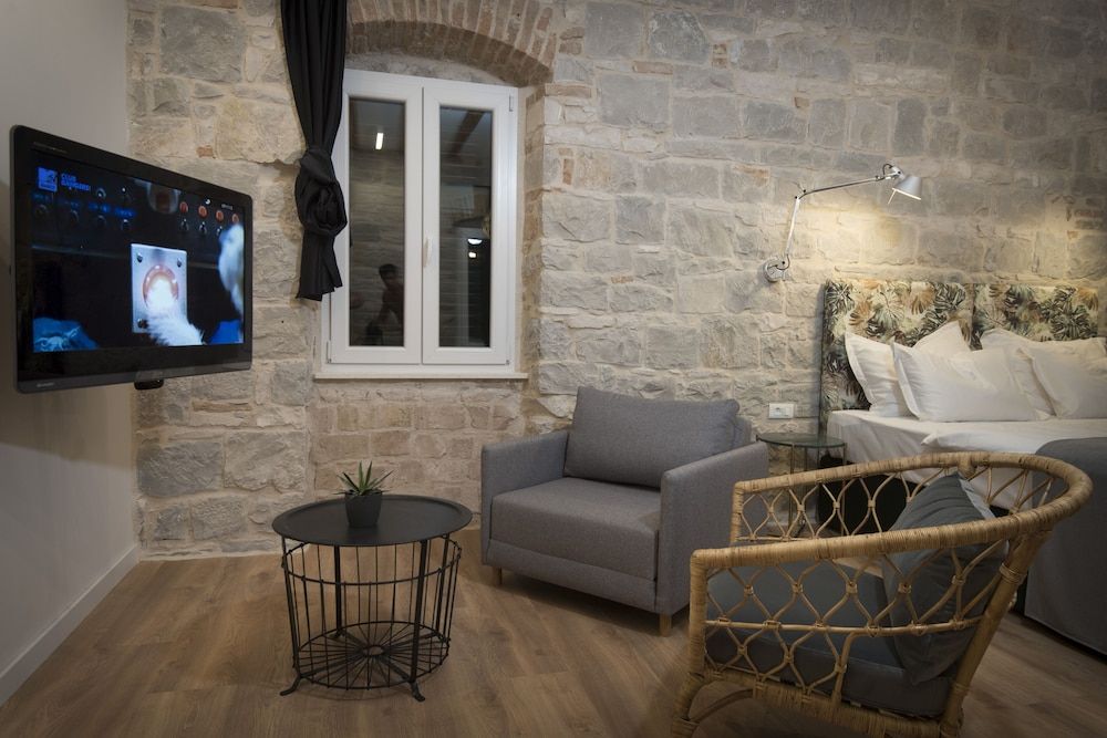 undefined Emarconi history&luxury in Split center 6