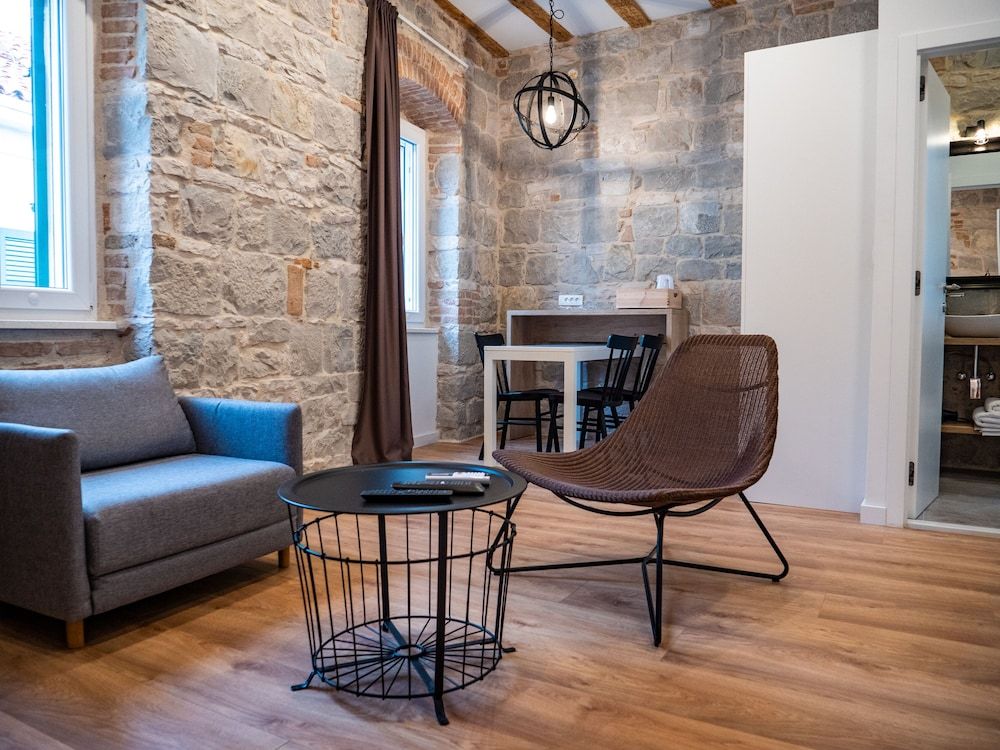 undefined Emarconi history&luxury in Split center 5