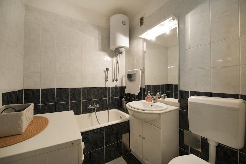 Apartment H&M Apartment (Two Bedroom Apartment with Balcony) 6