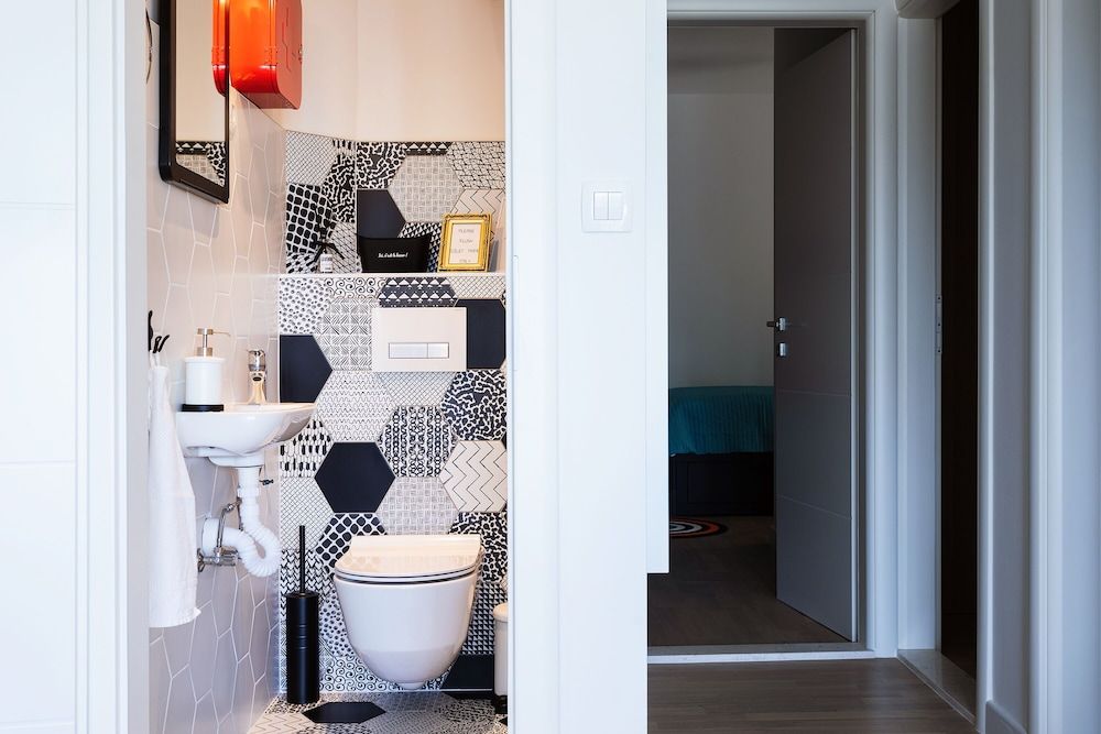 Apartment Black & White Apartment (Comfort Two Bedroom Apartment with Ba) 22