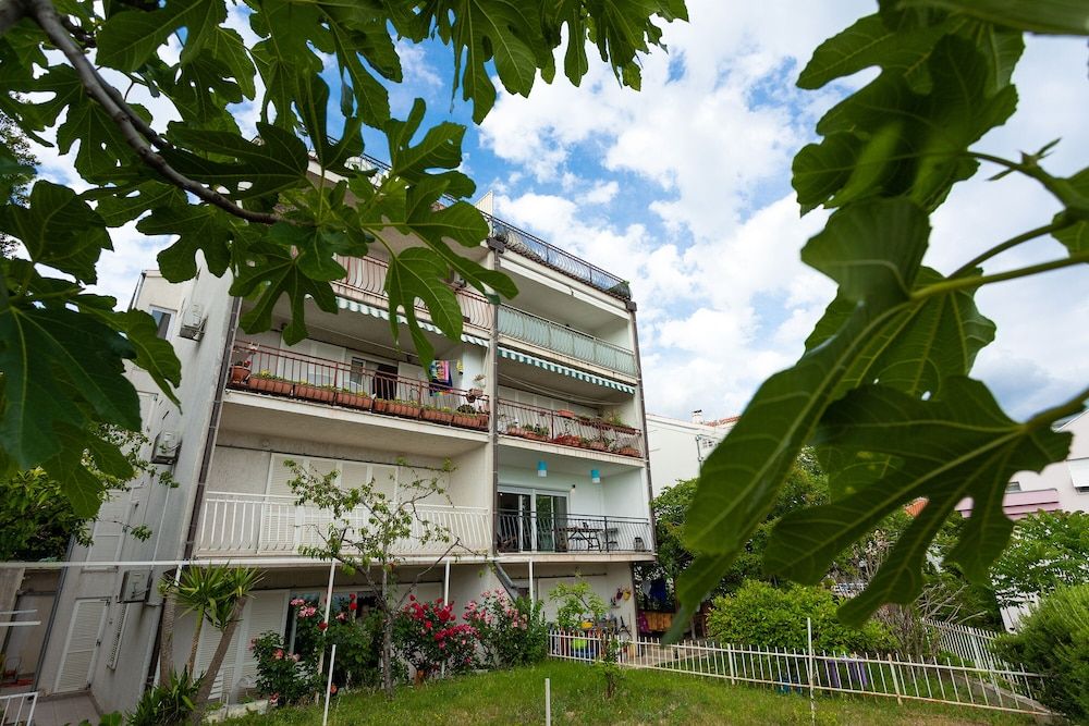 undefined Apartment Black & White 2