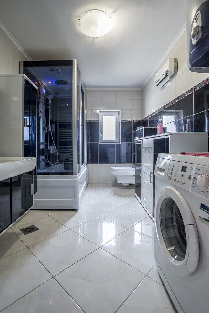 Luxury apartment Alduk close to Znjan beach with the sea view Comfort Apartment 19