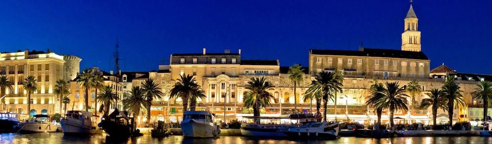 undefined Luxury Spacious Studio in the Heart of Split 2