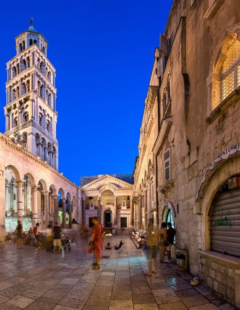 undefined Big 80 m2 apt With Balcony in the Heart of Split 2