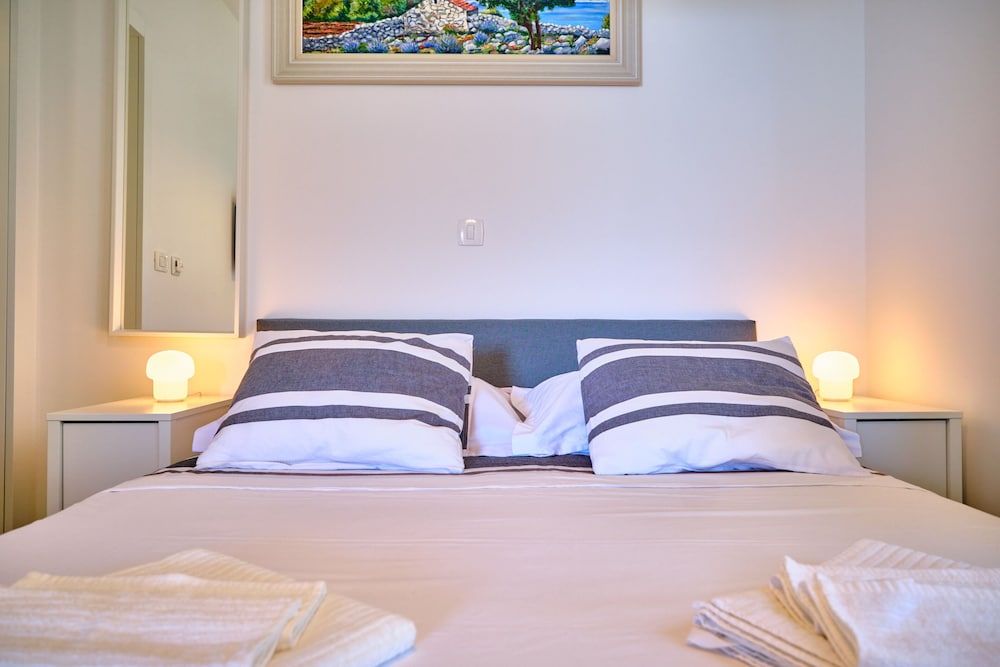 undefined Luxury Seaside Apartment by Litto 7