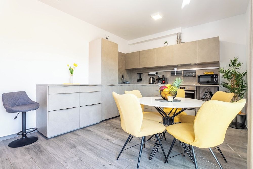 undefined Luxury Modern Penthouse w Jacuzzi & Huge Terrace 5