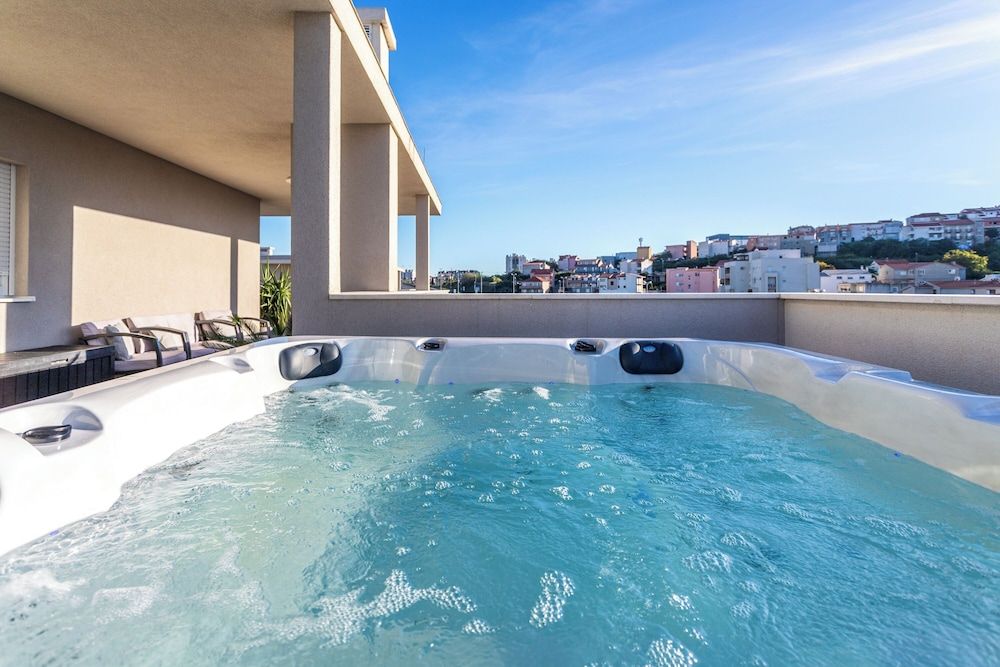 undefined Luxury Modern Penthouse w Jacuzzi & Huge Terrace 10