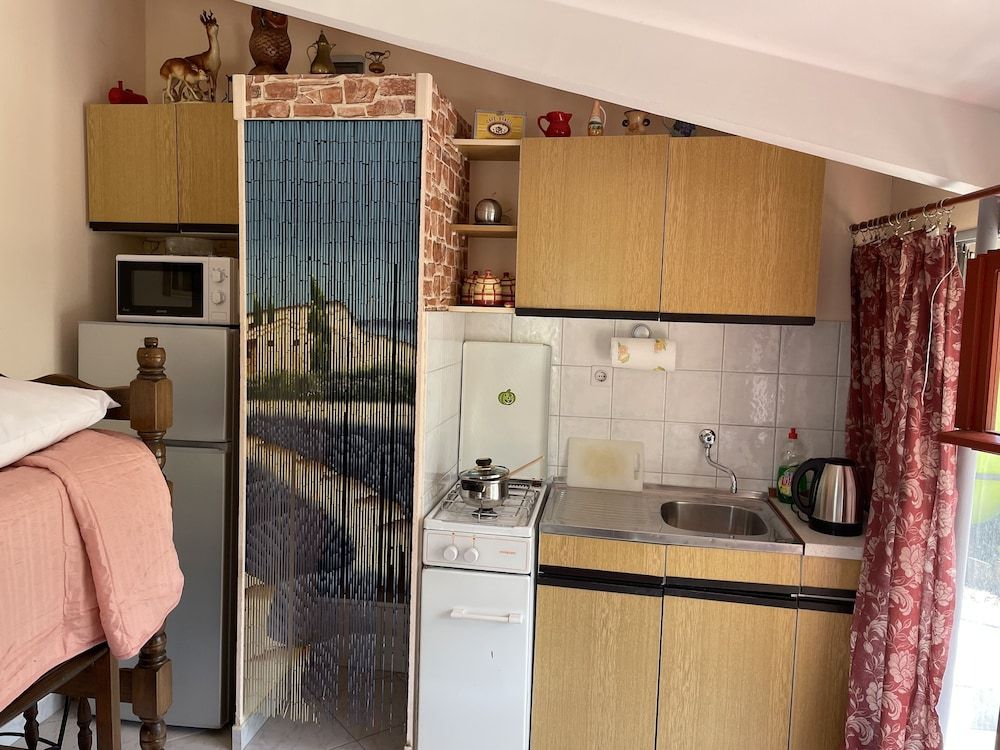 Oasis in Split Near the Center Apartment, 1 Bedroom, Garden View 9