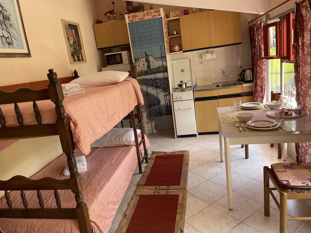 Oasis in Split Near the Center Apartment, 1 Bedroom, Garden View 6