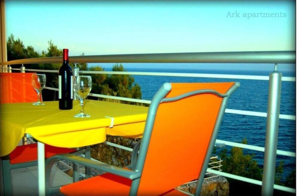 undefined Seagull - Ark Beach Studio 8