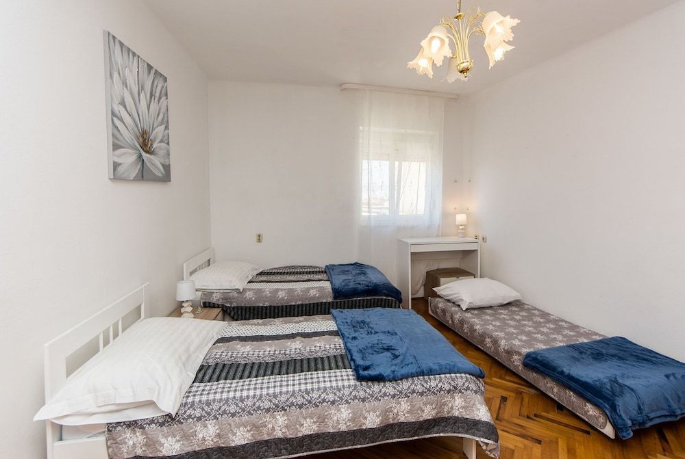 undefined Dragica - Central - A2 3
