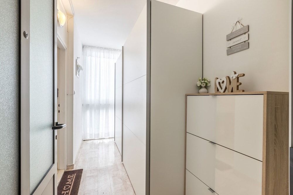 undefined Neda - Charming and Comfy - A1 2