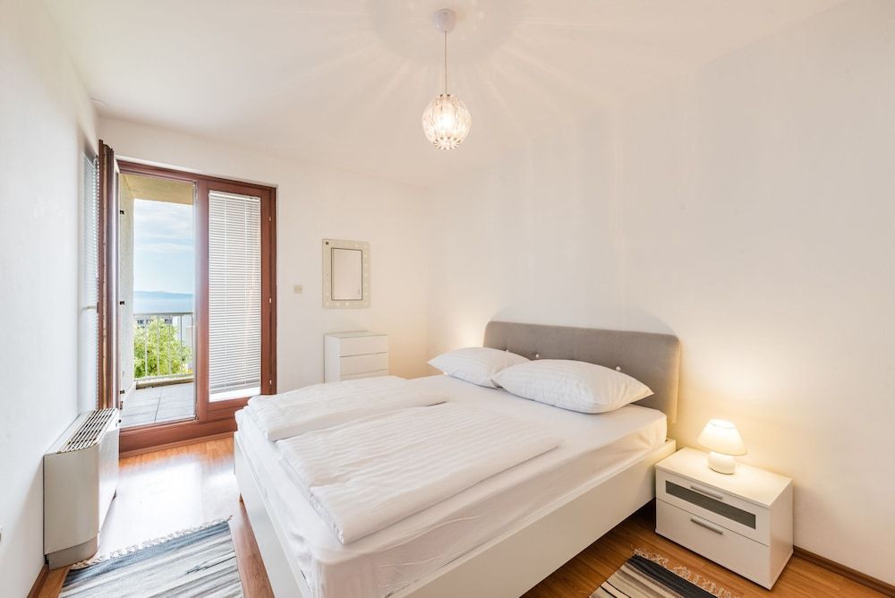 Apartments Mrs Brightside Apartment (A1) 3