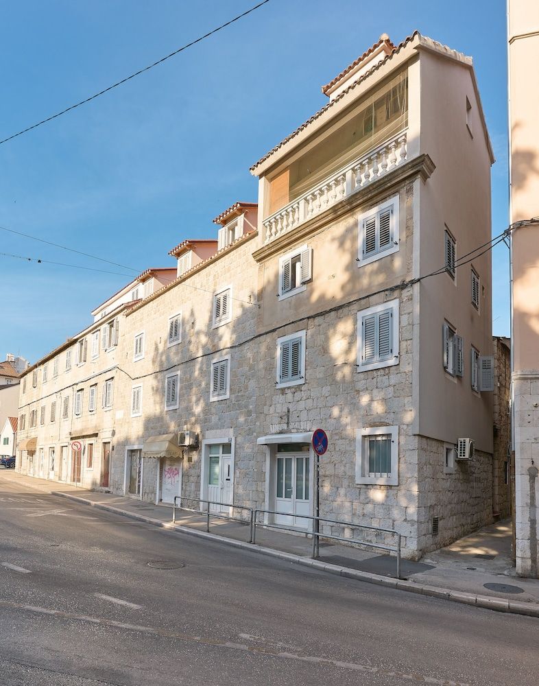 undefined Sun Spalato Giardino 2