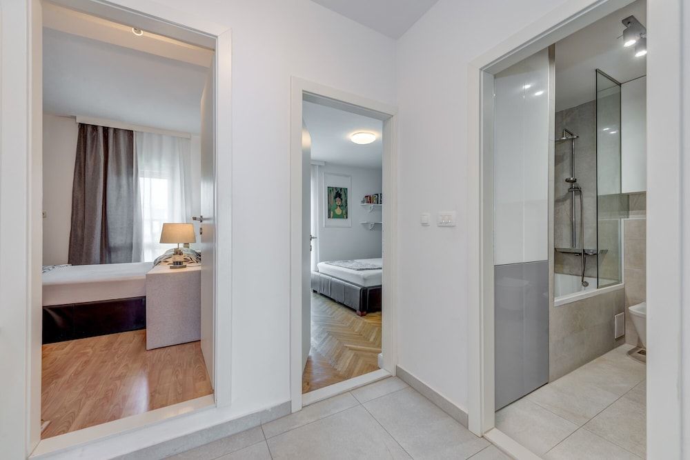 Modern 90 m2 apt With Balcony w the sea View Apartment 7