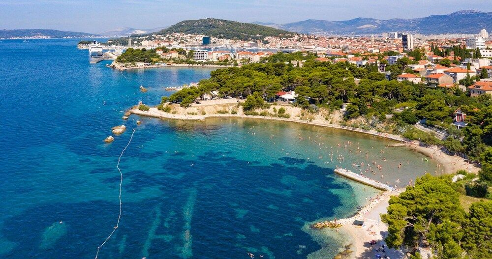 undefined Modern 90 m2 apt With Balcony w the sea View 4