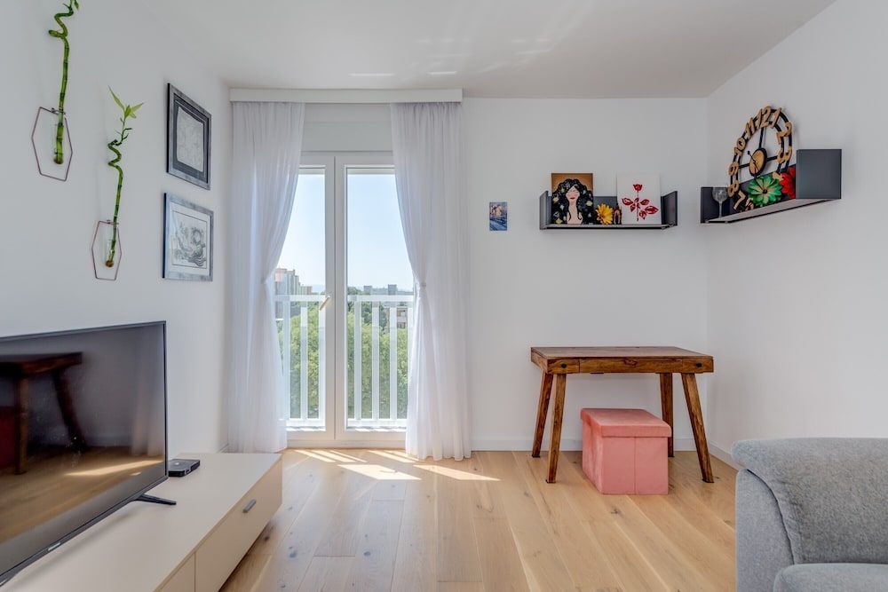 Modern 90 m2 apt With Balcony w the sea View Apartment 31