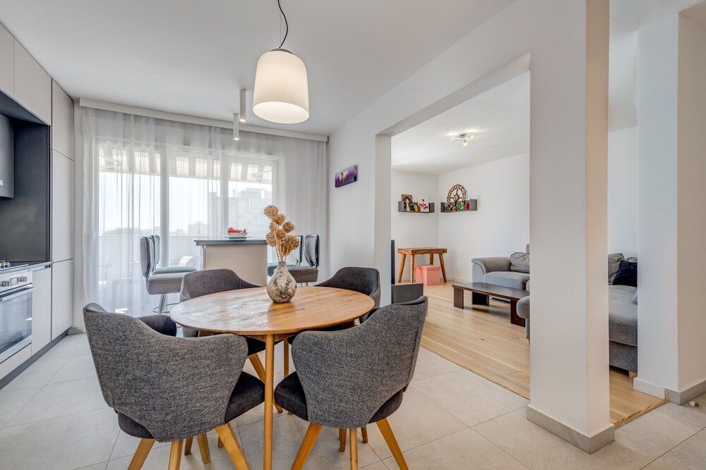 Modern 90 m2 apt With Balcony w the sea View Apartment 29