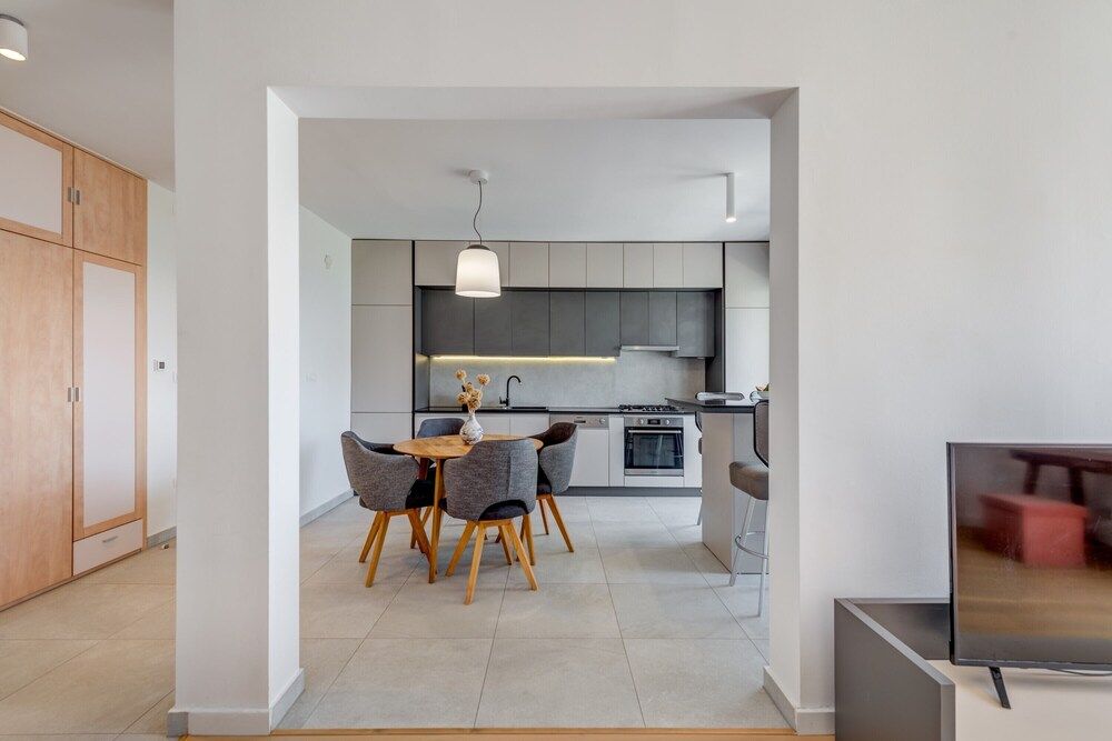 Modern 90 m2 apt With Balcony w the sea View Apartment 19