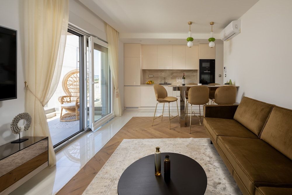 undefined Sun Spalato Amfora