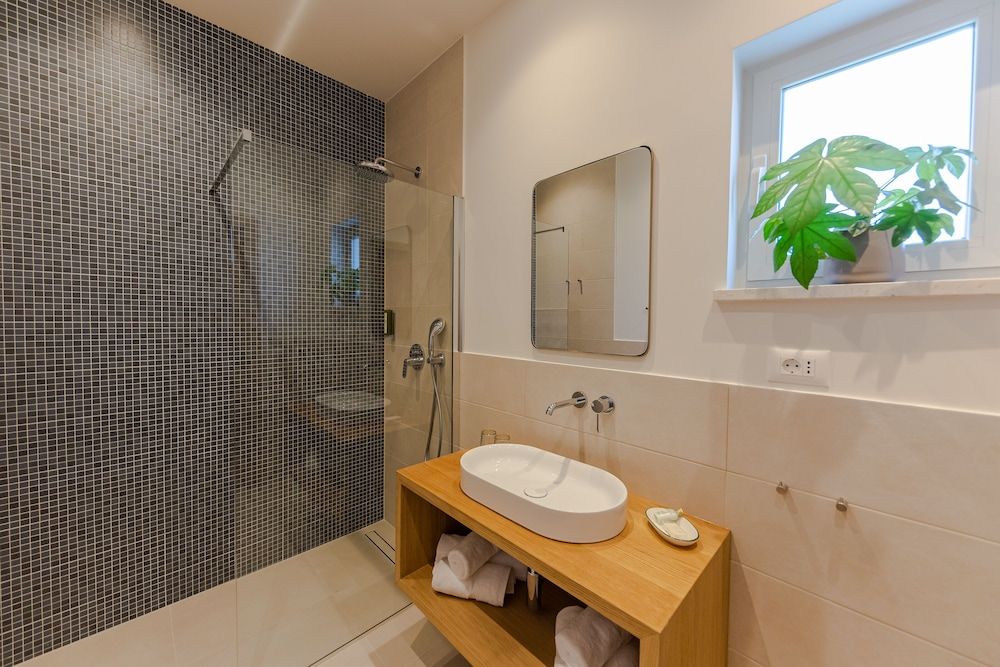 The Olive Poolhouse Design Apartment 3