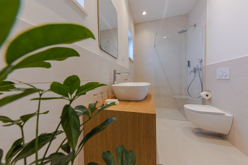 The Olive Poolhouse Design Apartment 5