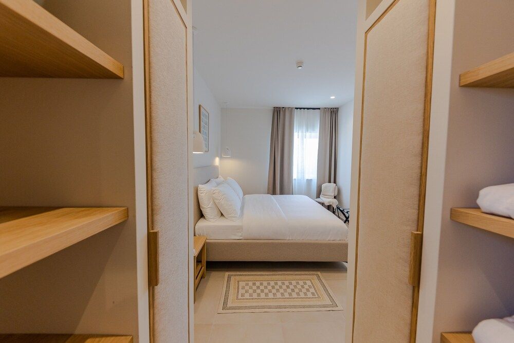 The Olive Poolhouse Design Apartment 7