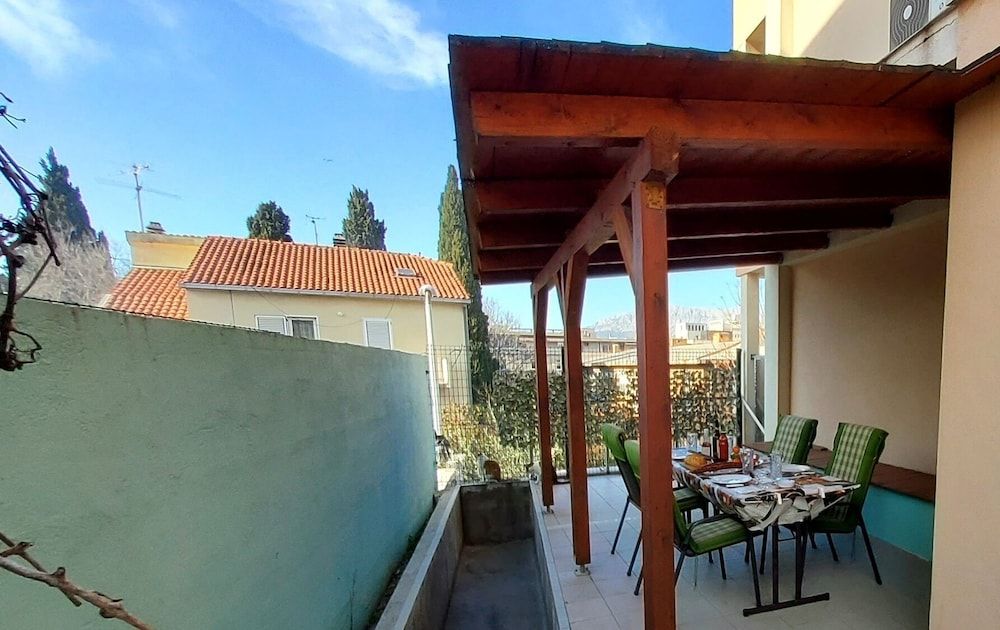 undefined Apartment 4 Sleeps 4 Guests 10