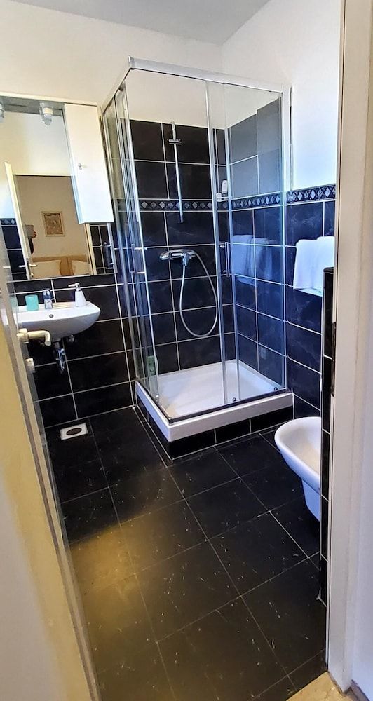 Apartment 4 Sleeps 4 Guests Apartment 13