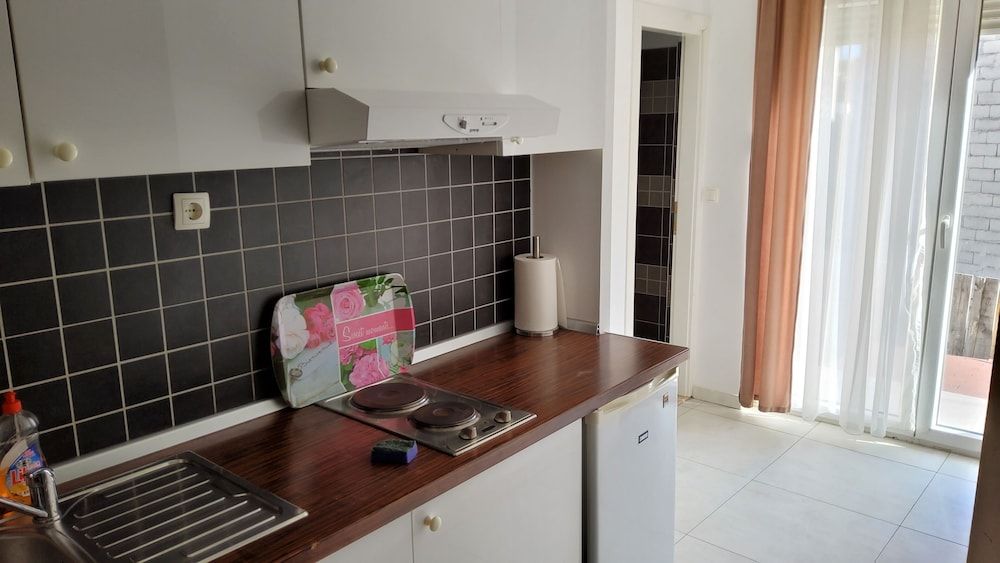 Economy Apartment 12 Sleeps 3 Guests Apartment 11