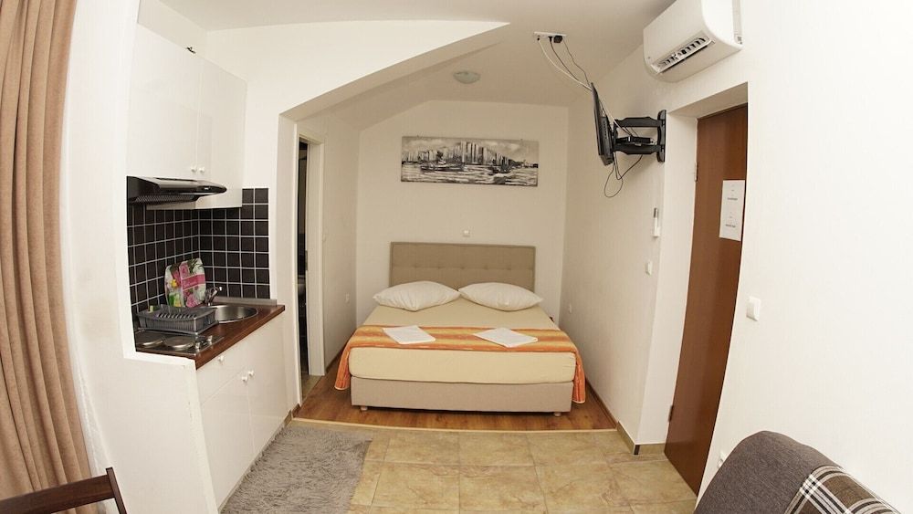 Inviting Apartment 14 Sleeps 3 Guests Apartment 3